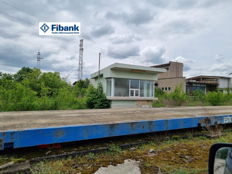 För uthyrning  Industribyggnad region Plovdiv , Banja , 248317 kvm | 93374207