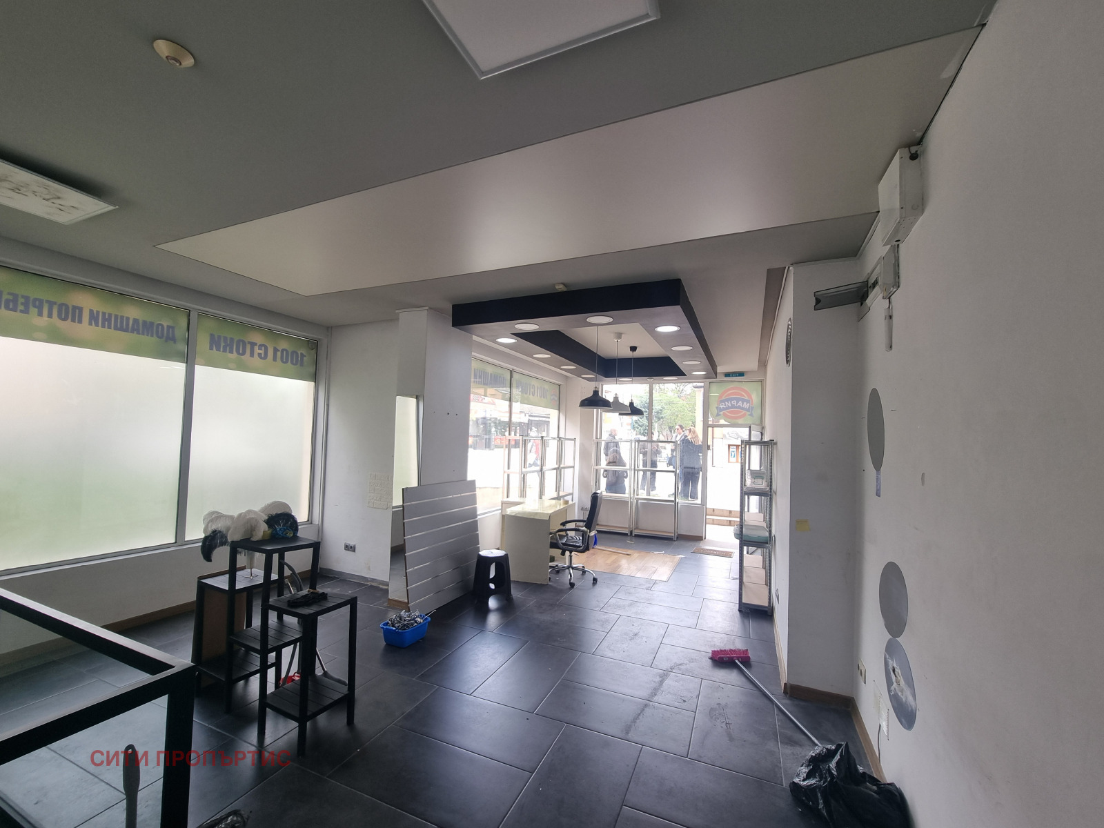 Дава под наем МАГАЗИН, гр. Благоевград, Широк център, снимка 2 - Магазини - 54307376