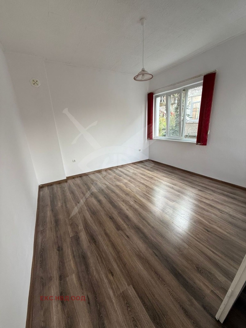 Дава под наем КЪЩА, гр. Асеновград, област Пловдив, снимка 2 - Къщи - 52708923