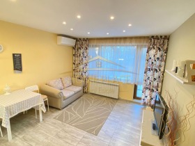 1 chambre Tsentar, Varna