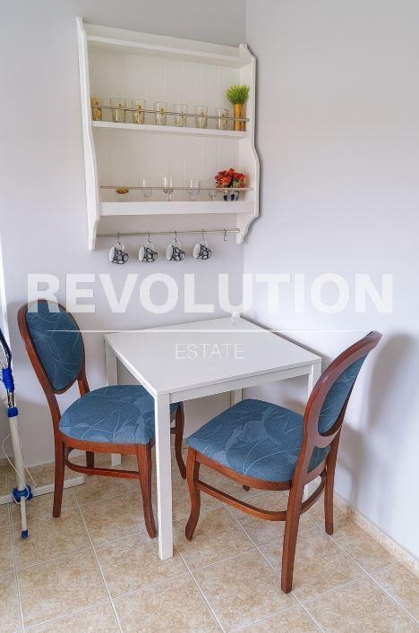 Дава под нем  1-стаен, град Варна, ВИНС-Червен площад •  225 € • ID 61782217 — holmes.bg - [1] 