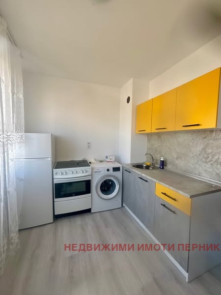 Дава под наем  2-стаен област Перник , гр. Радомир , 67 кв.м | 66811895