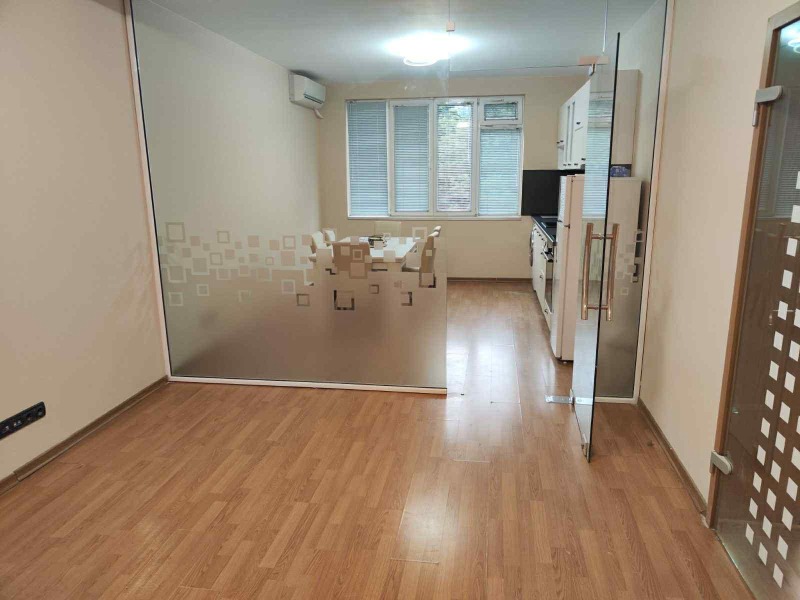 K pronájmu  2 ložnice Sofia , Zona B-18 , 84 m2 | 88354935 - obraz [3]