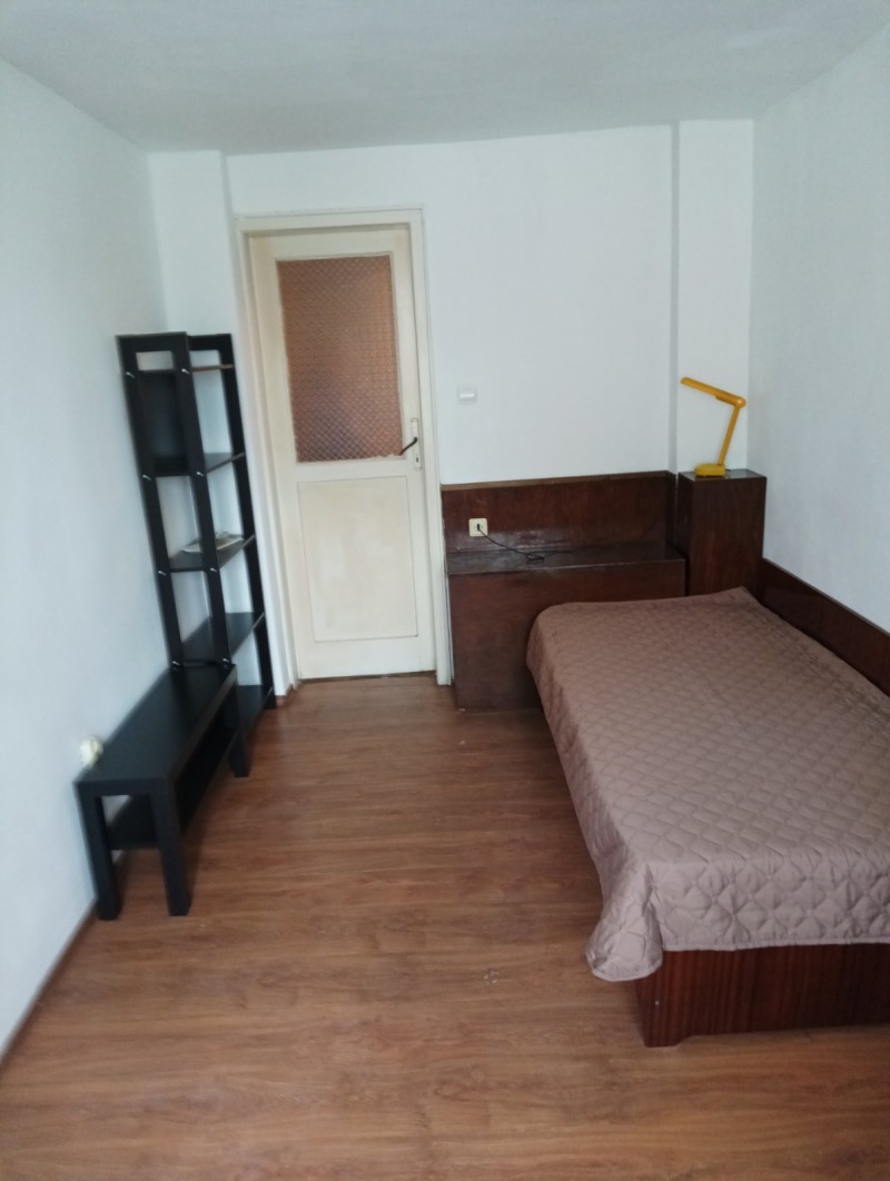 A louer  Grenier Sofia , Lozenets , 20 m² | 54972639