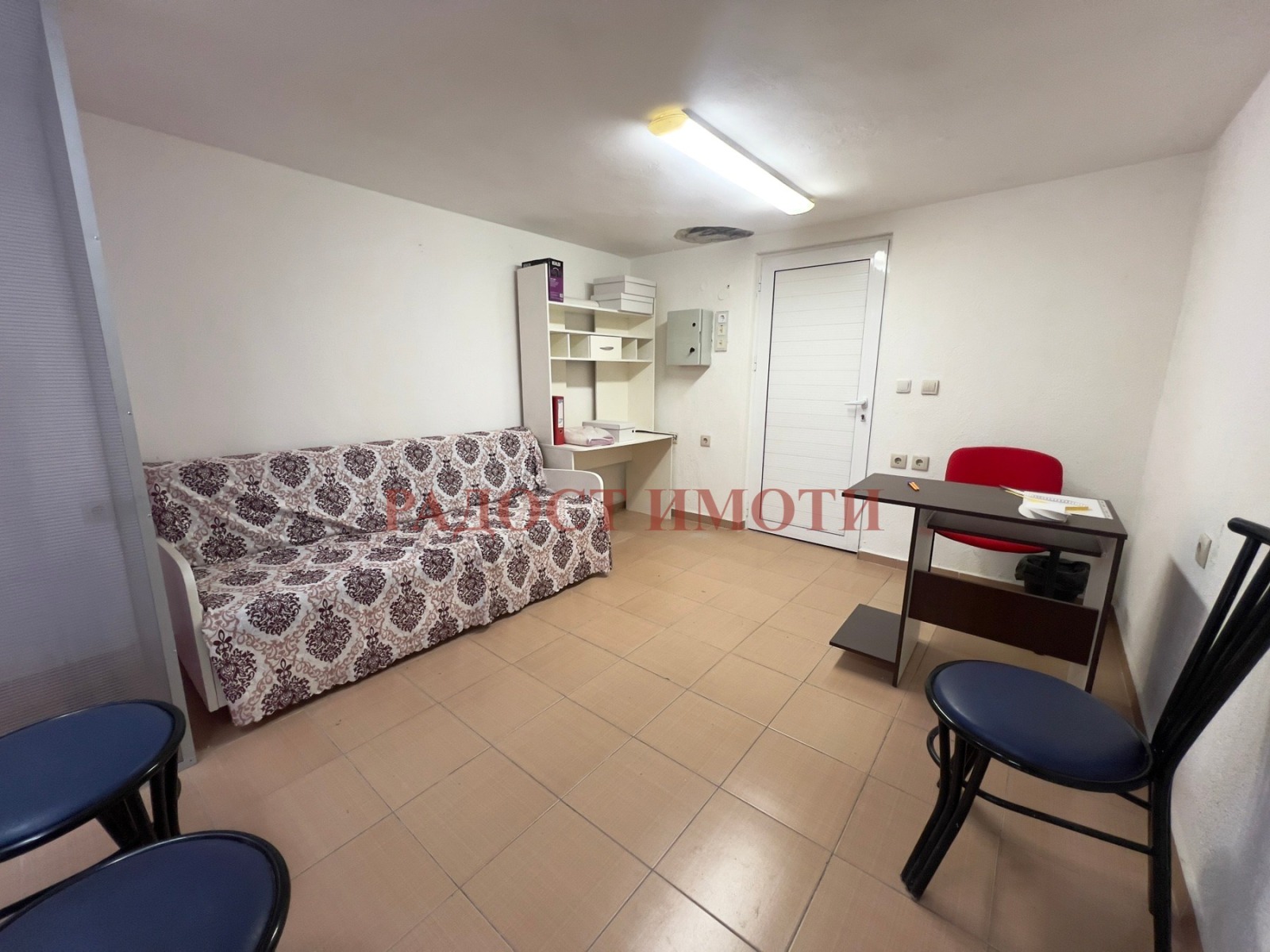 Дава под наем ОФИС, гр. Първомай, област Пловдив, снимка 2 - Офиси - 54050348