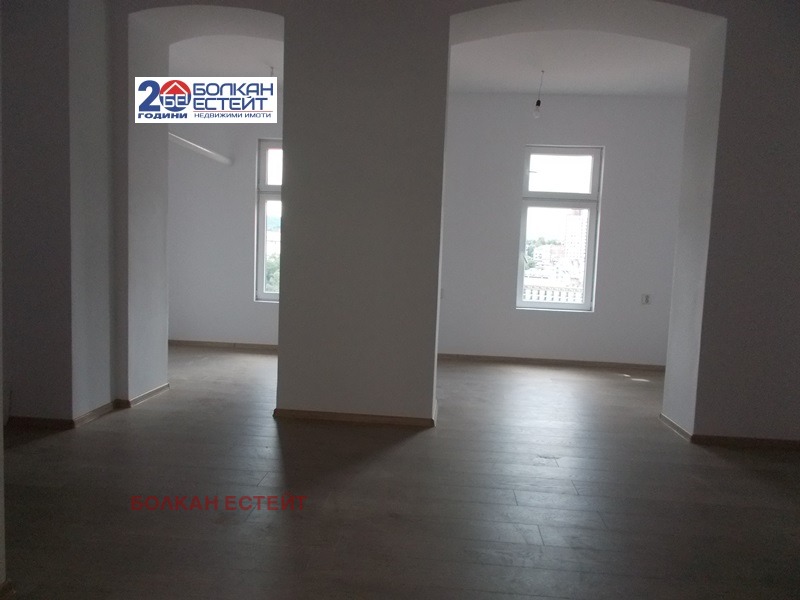 Дава под наем МАГАЗИН, гр. Велико Търново, Стара част, снимка 3 - Магазини - 53016629