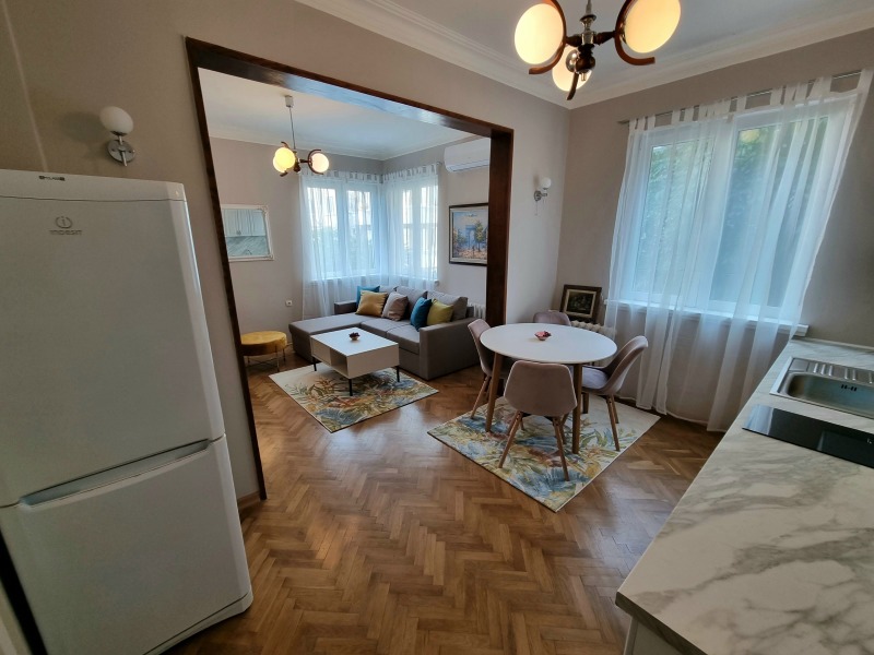 Дава под наем 3-СТАЕН, гр. София, Център, снимка 5 - Апартаменти - 52044683