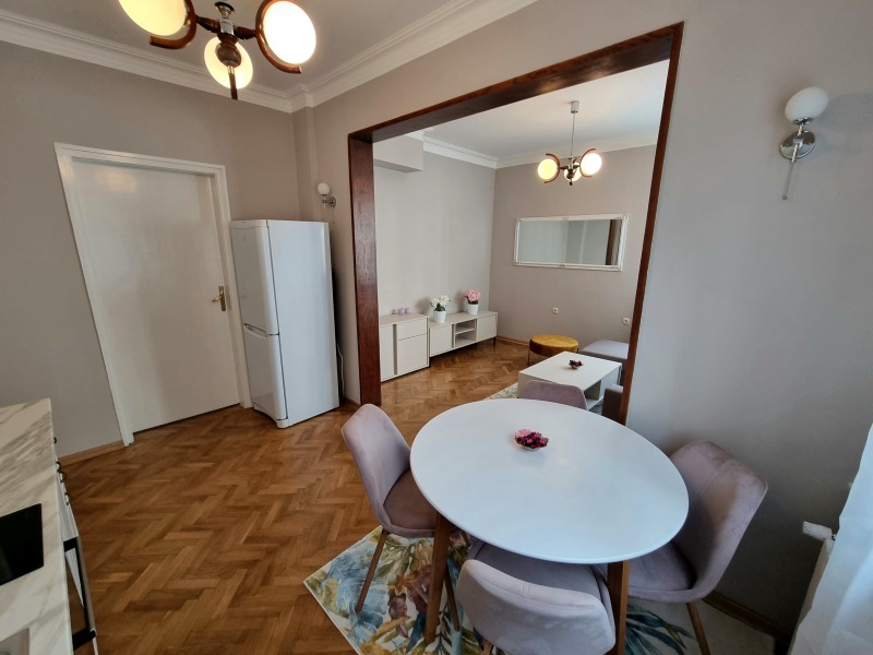 Дава под наем 3-СТАЕН, гр. София, Център, снимка 4 - Апартаменти - 52044683