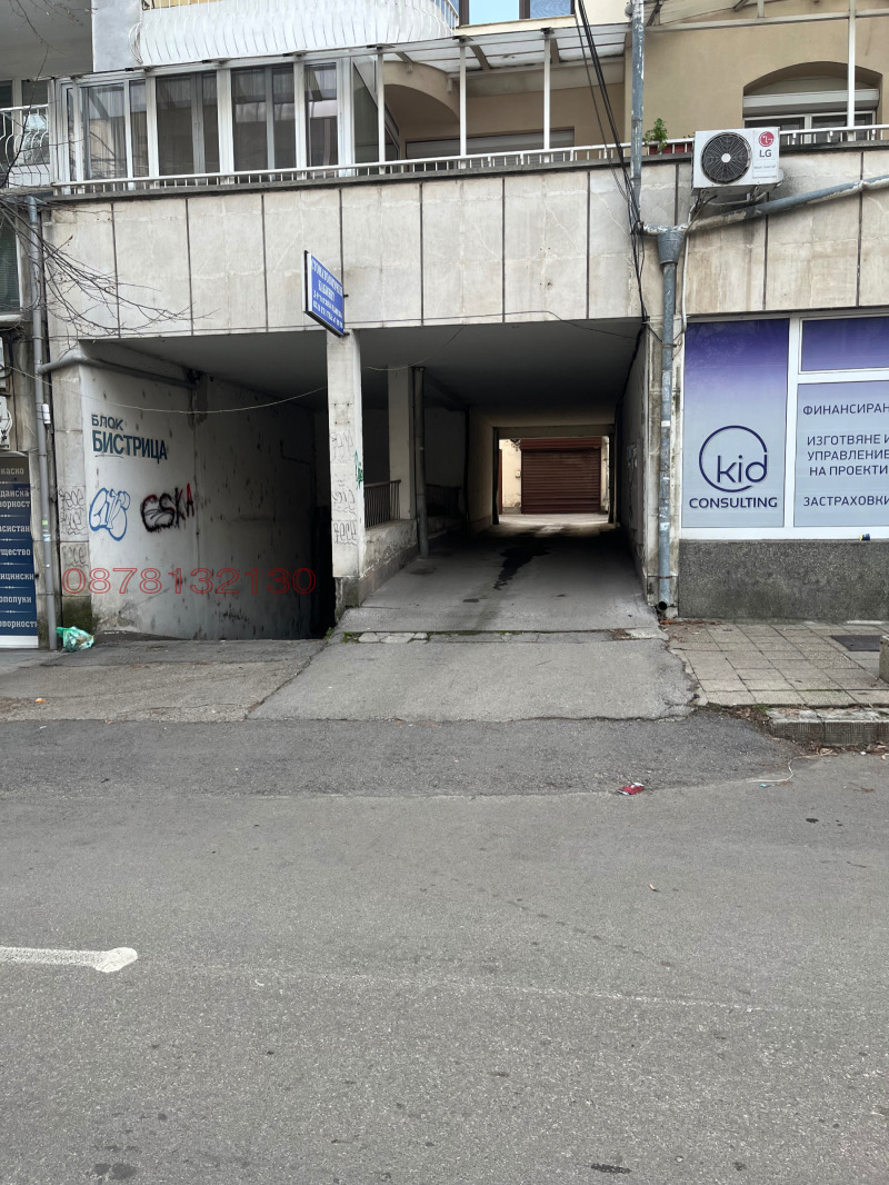 Дава под наем ГАРАЖ, ПАРКОМЯСТО, гр. Русе, Център, снимка 5 - Гаражи и паркоместа - 52763995