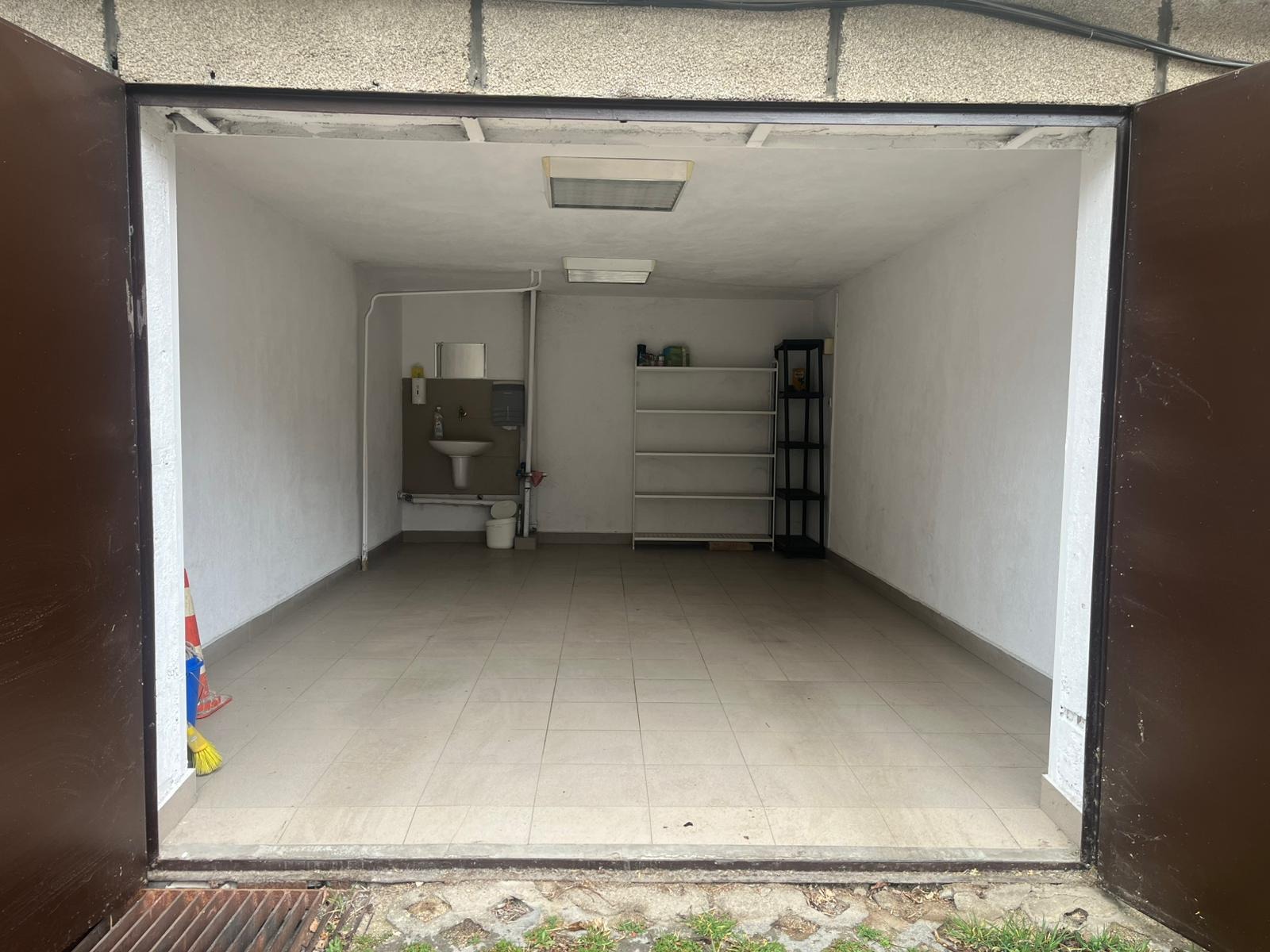 Дава под наем ГАРАЖ, ПАРКОМЯСТО, гр. София, Дианабад, снимка 3 - Гаражи и паркоместа - 53721043