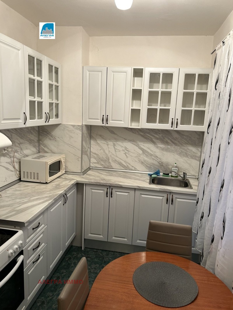 Zu vermieten  1 Schlafzimmer Plowdiw , Karschijaka , 70 qm | 96523130