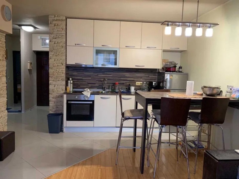 Zu vermieten  1 Schlafzimmer Sofia , Simeonowo , 65 qm | 80939021