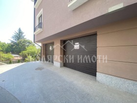 Garage Akatsiya, Veliko Tarnovo