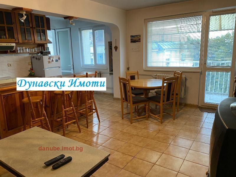 K pronájmu  2 ložnice Ruse , Jalta , 95 m2 | 69915007 - obraz [3]