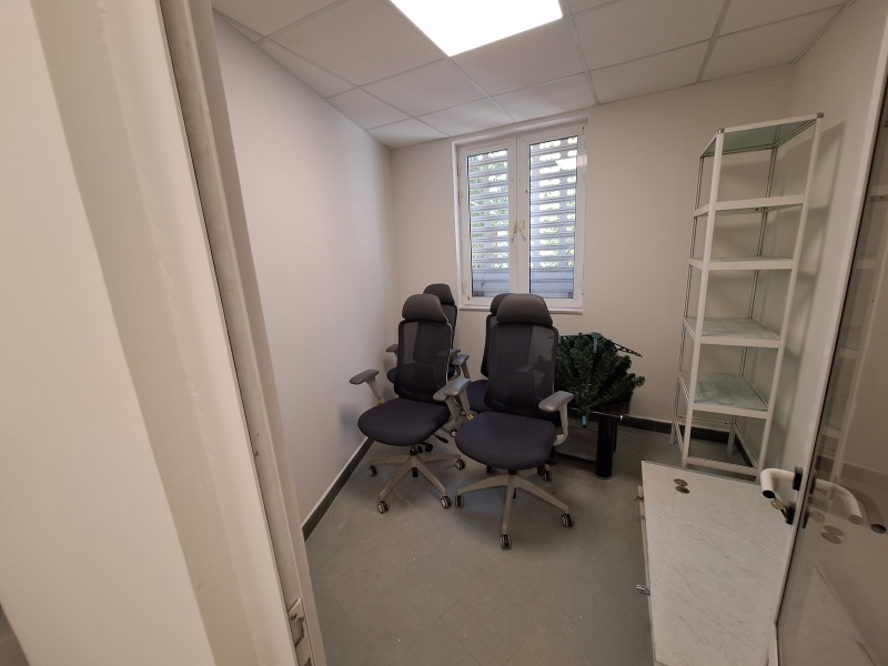 De inchiriat  Magazin Velico Târnovo , Țentâr , 111 mp | 91439126 - imagine [6]