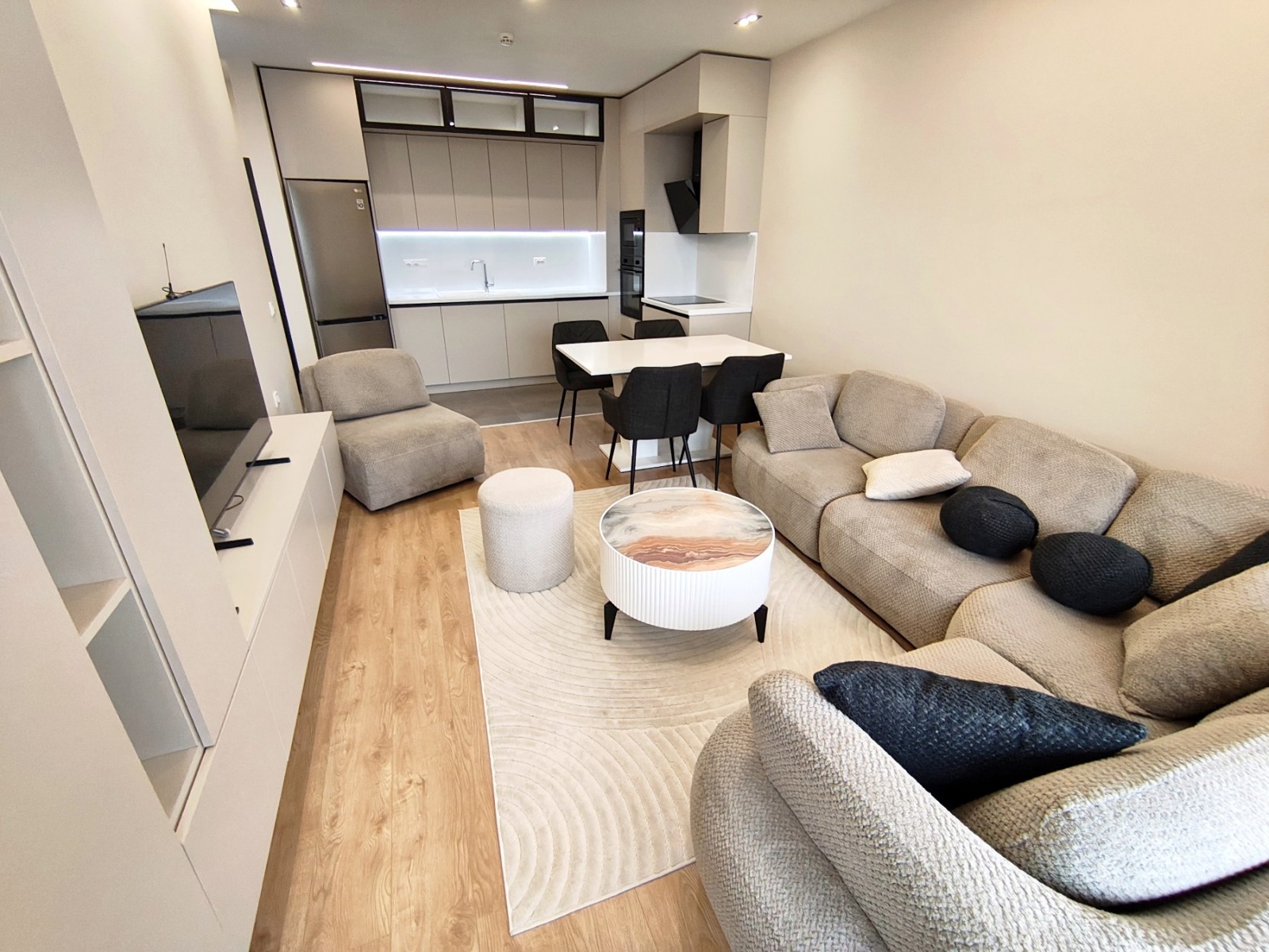 Дава под наем 2-СТАЕН, гр. Бургас, Изгрев