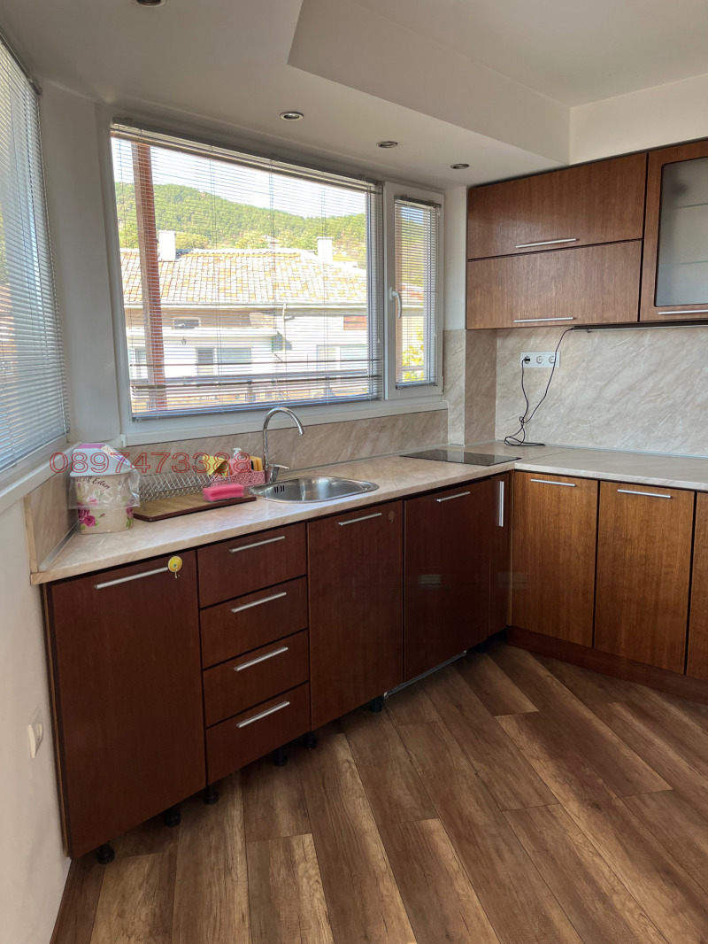 Дава под наем ЕТАЖ ОТ КЪЩА, гр. Асеновград, област Пловдив, снимка 5 - Етаж от къща - 52916929