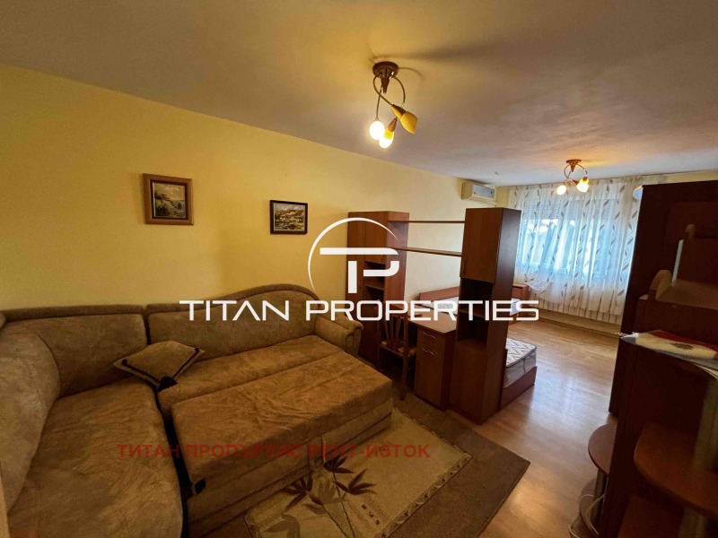 Zu vermieten  1 Schlafzimmer Burgas , Lazur , 65 qm | 21655469