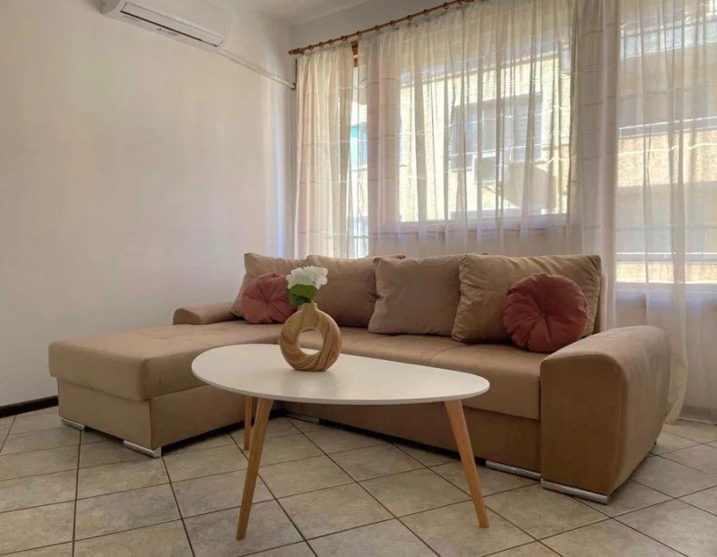 Zu vermieten  2 Schlafzimmer Plowdiw , Zentar , 85 qm | 74766123