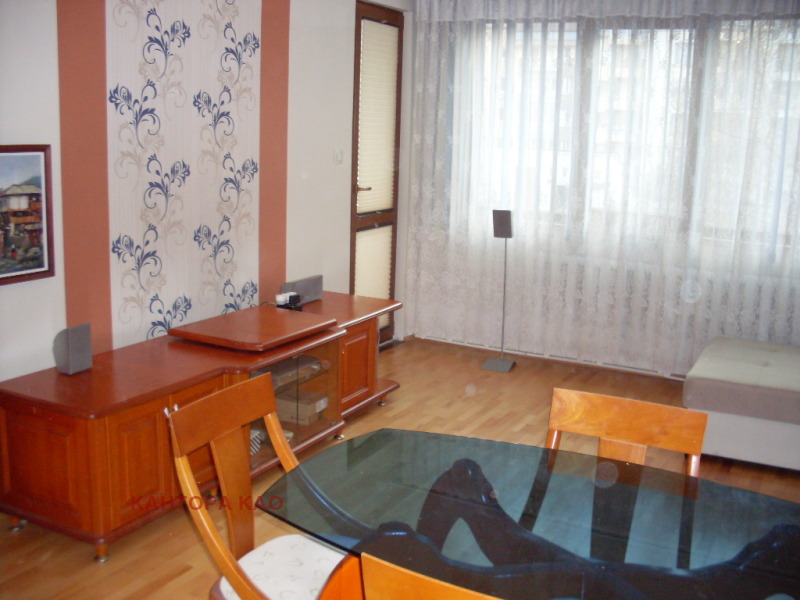 Zu vermieten  2 Schlafzimmer Sofia , Borowo , 100 qm | 17741640 - Bild [2]
