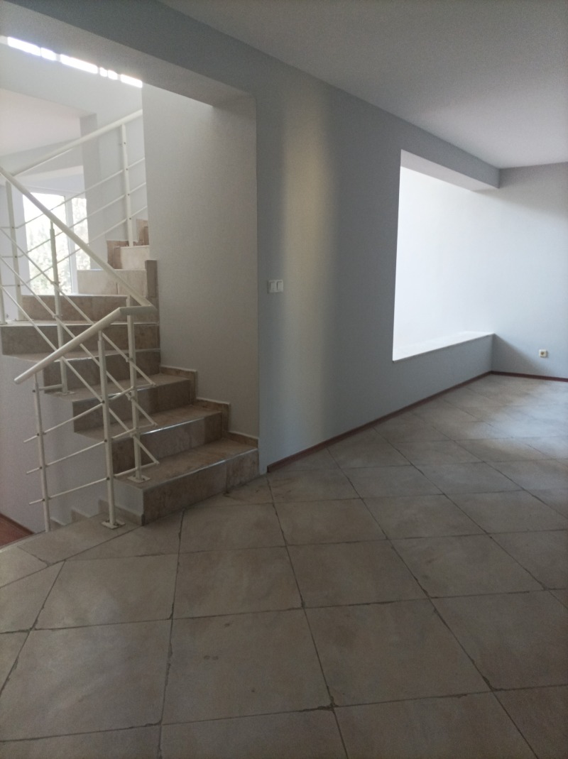 A louer  Maison Sofia , Bakston , 418 m² | 78095551 - image [16]