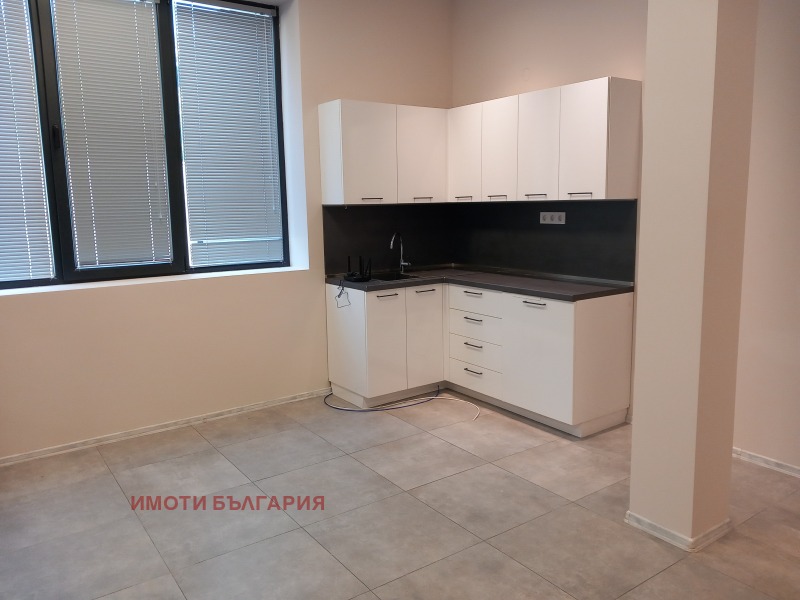 Дава под Наем ОФИС в град Варна, Гранд Мол - 81 кв.м / 567 € » 1 108.96 лв., ИМОТИ БЪЛГАРИЯ