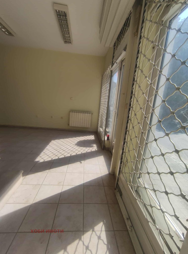 Vuokrattavana  Toimisto Plovdiv , Tsentar , 100 neliömetriä | 52870399 - kuva [3]
