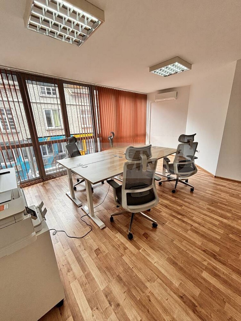 Дава под наем ОФИС, гр. Варна, ЖП Гара, снимка 2 - Офиси - 53246040