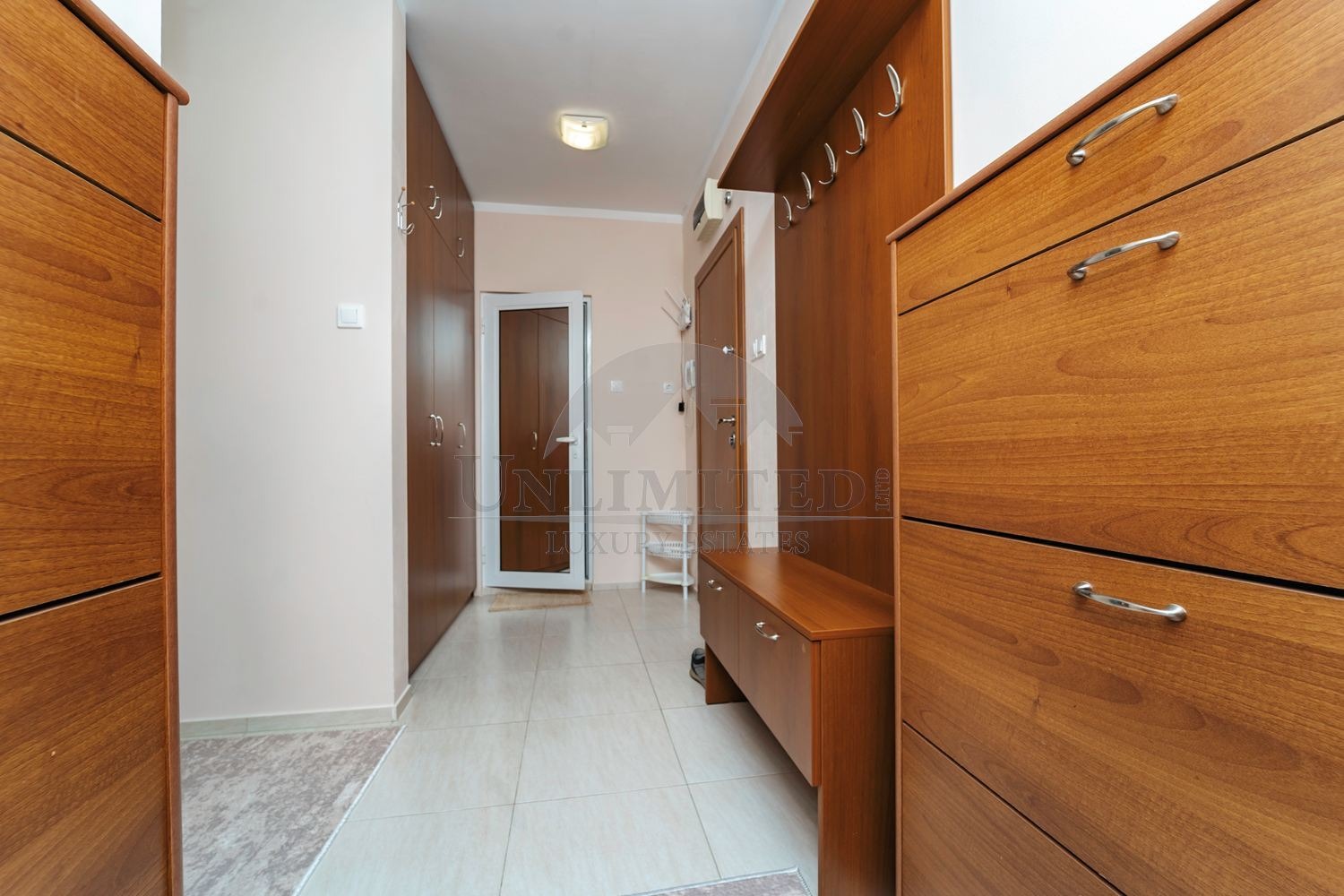 Дава под наем 3-СТАЕН, гр. София, Лозенец, снимка 13 - Апартаменти - 54718790