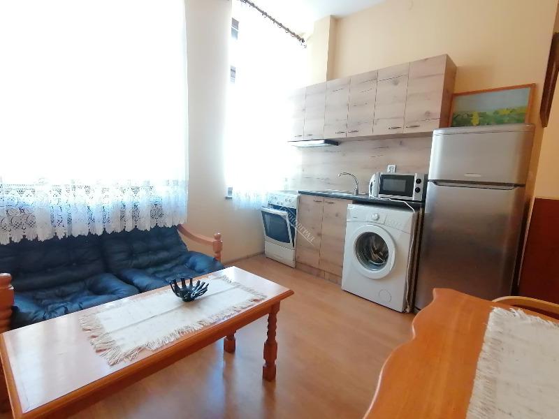 Издаје се  1 спаваћа соба Велико Тарново , Центар , 50 м2 | 81159362
