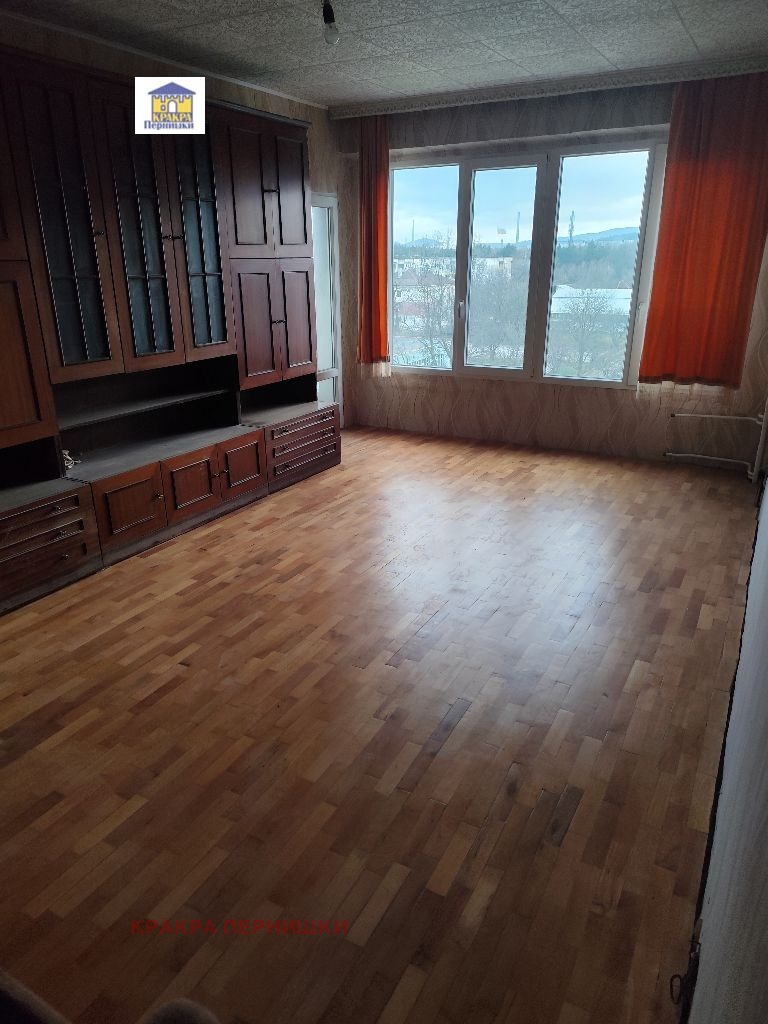 Дава под наем 3-СТАЕН, гр. Перник, Изток, снимка 3 - Апартаменти - 52733737