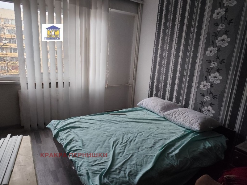 Дава под наем 3-СТАЕН, гр. Перник, Изток, снимка 4 - Апартаменти - 52733737