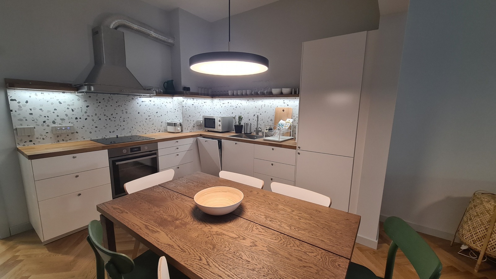 Дава под наем 3-СТАЕН, гр. София, Център, снимка 2 - Апартаменти - 54034860