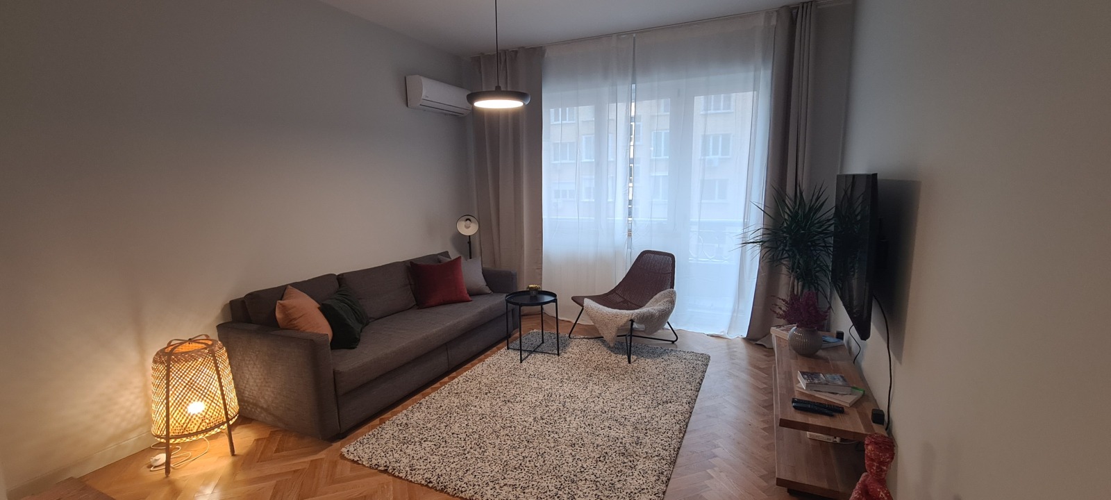 Дава под наем 3-СТАЕН, гр. София, Център, снимка 3 - Апартаменти - 54034860