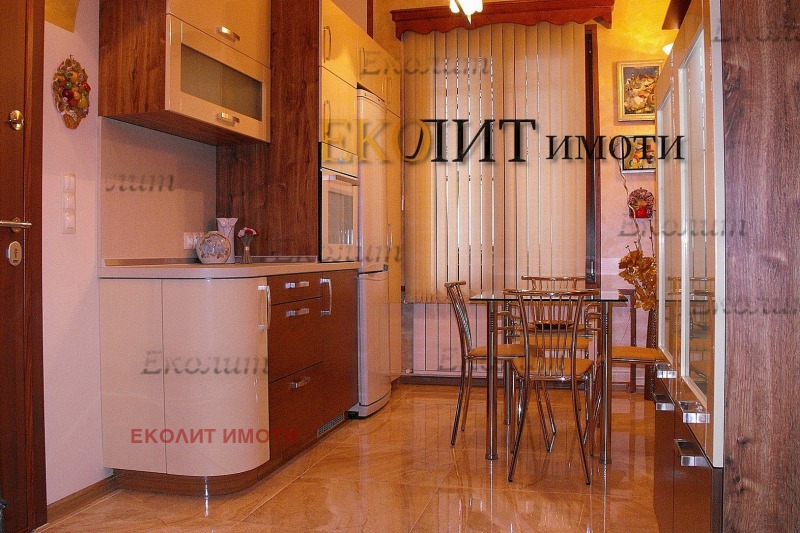 Para alugar  Estúdio Sofia , Lozenec , 58 m² | 99643175