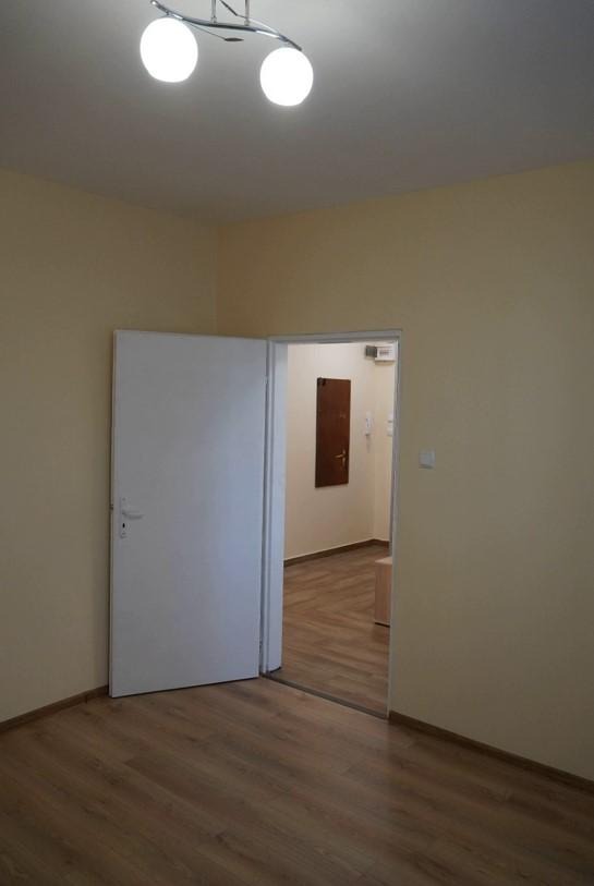 Til leje  1 soveværelse Sofia , Slatina , 70 kvm | 88488170 - billede [7]