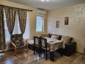 1 спаваћа соба Христо Смирненски, Пловдив