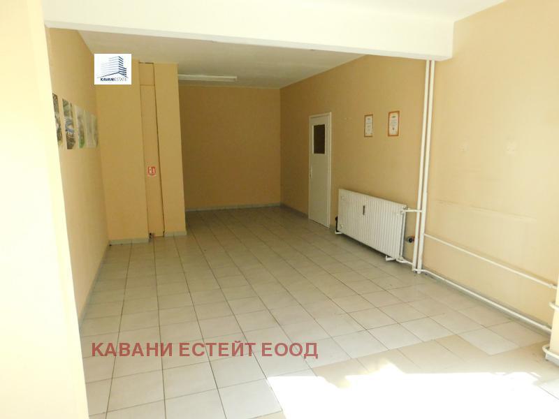 Дава под наем МАГАЗИН, гр. София, Младост 1А, снимка 2 - Магазини - 55005096