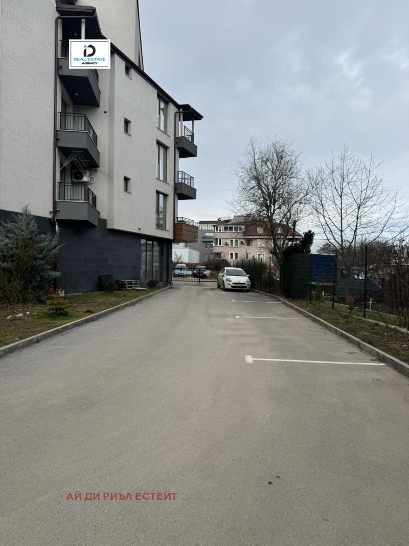 Дава под наем ГАРАЖ, ПАРКОМЯСТО, гр. София, Кръстова вада