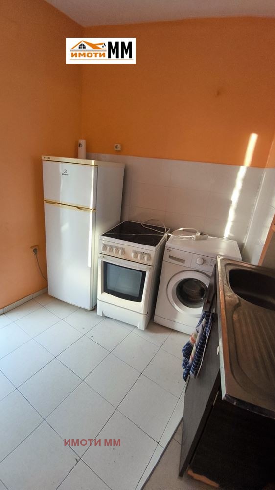 Дава под нем  1-стаен, град Пловдив, Кючук Париж •  460 лв. • ID 74251617 — holmes.bg - [1] 
