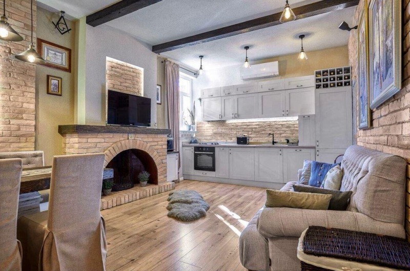For Rent  2 bedroom Burgas , Tsentar , 70 sq.m | 81892606