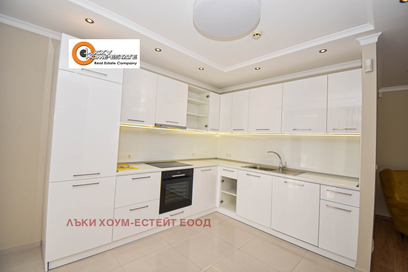 K pronájmu  3 ložnice Sofia , Borovo , 205 m2 | 83249052 - obraz [6]