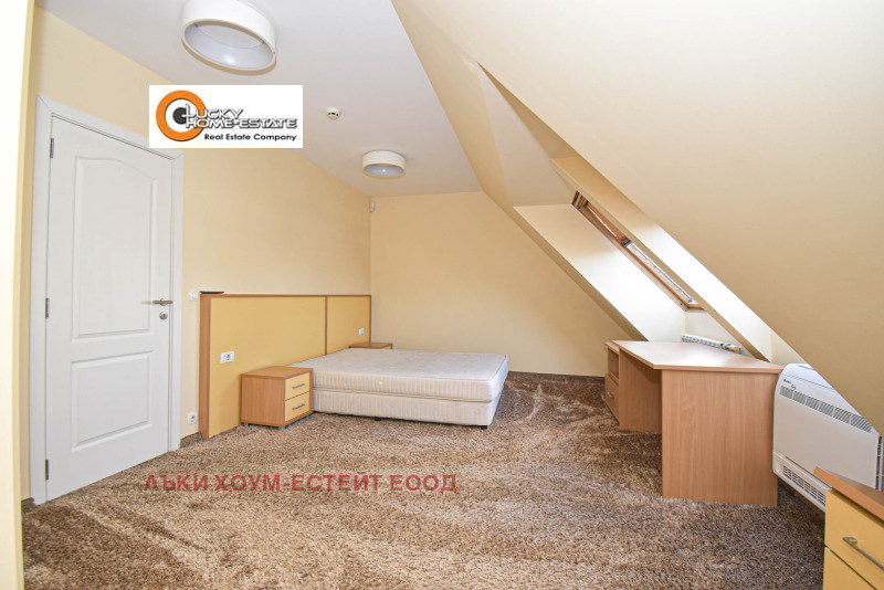 K pronájmu  3 ložnice Sofia , Borovo , 205 m2 | 83249052 - obraz [12]