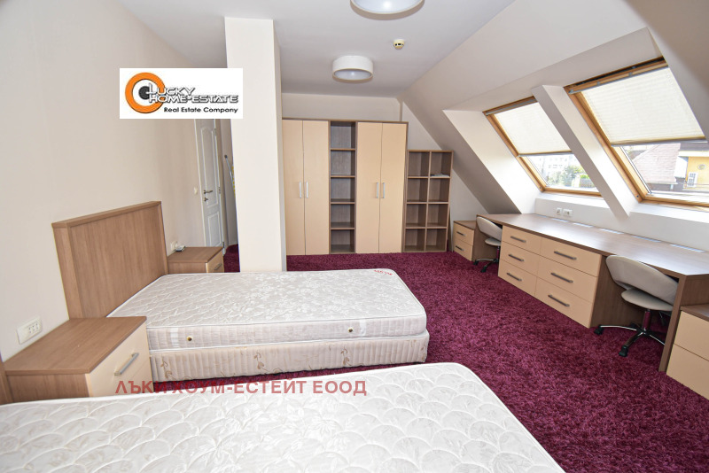 K pronájmu  3 ložnice Sofia , Borovo , 205 m2 | 83249052 - obraz [11]