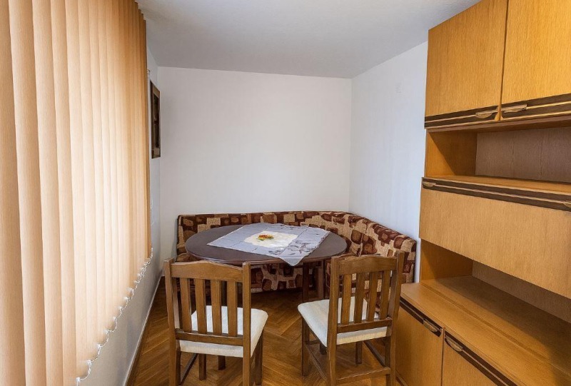 Дава под наем КЪЩА, гр. Варна, Бриз, снимка 4 - Къщи - 52493175