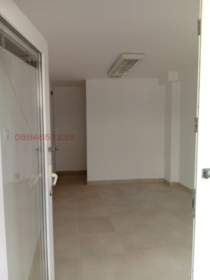 Дава под наем ОФИС, гр. Варна, Зимно кино Тракия, снимка 4 - Офиси - 52904945