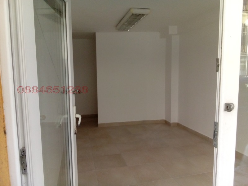 Дава под наем ОФИС, гр. Варна, Зимно кино Тракия, снимка 3 - Офиси - 52904945