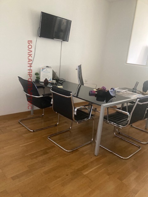 Para alugar  Escritório Sofia , Strelbichtche , 74 m² | 80123299 - imagem [9]