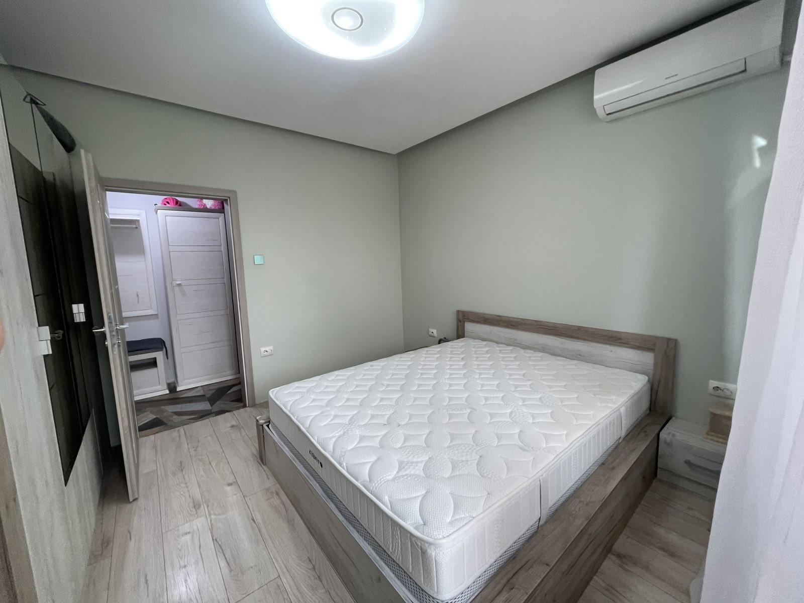 Дава под наем 3-СТАЕН, гр. София, Толстой, снимка 6 - Апартаменти - 53708857