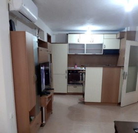 2 Schlafzimmer Ljatno kino Trakija, Warna
